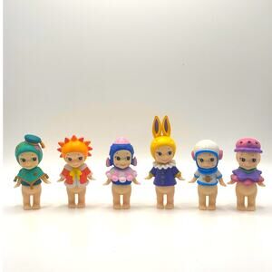 Set of 6 New Unbranded Kewpie/Angel Mini Figures, Outerspace Costumes, Open Box